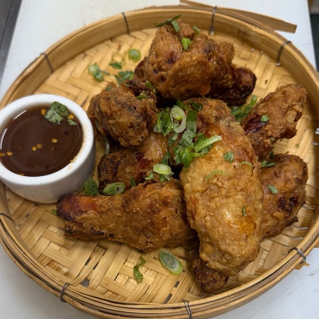 Fried chicken wings.